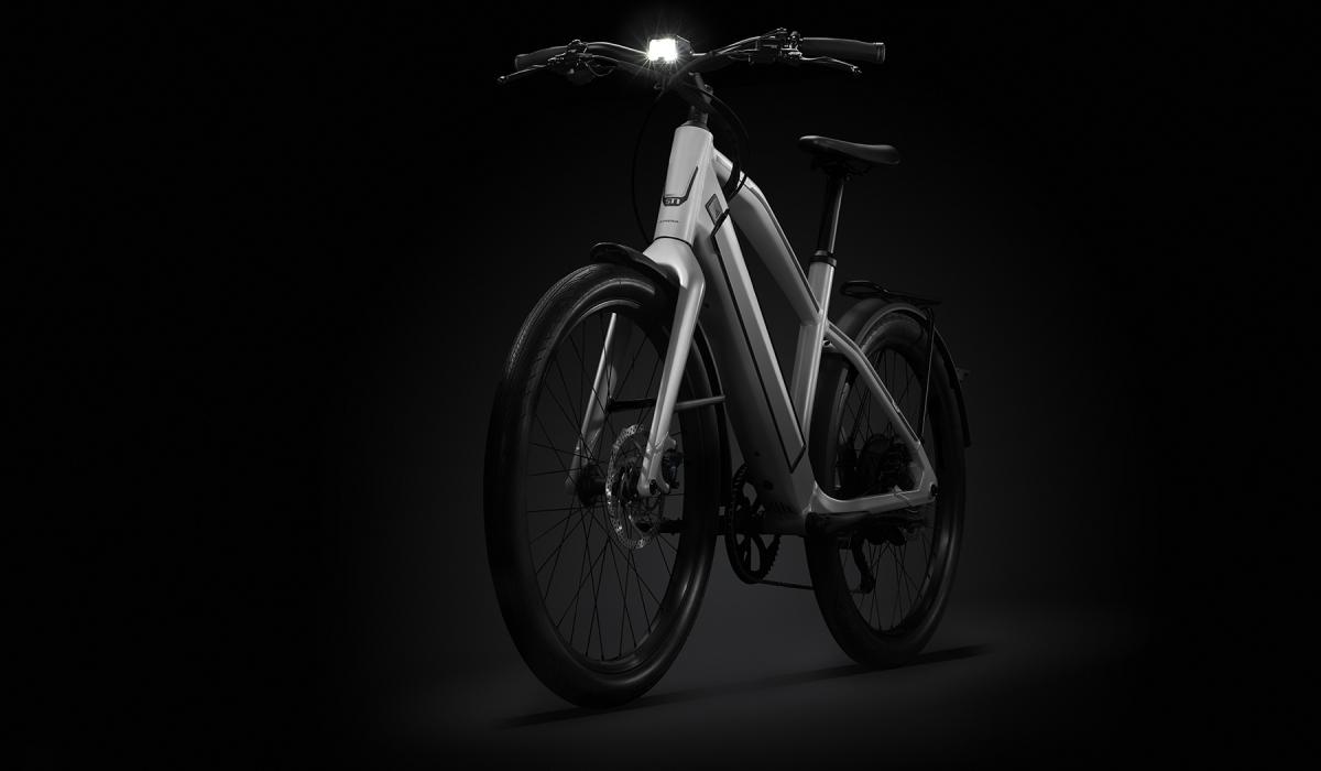 Vélo électrique Stromer ST1 avec une position de conduite personnalisable.